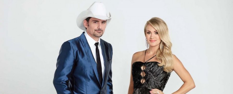 Brad Paisley und Carrie Underwood präsentierten jahrelang gemeinsam die „CMA Awards“ – Bild: ABC