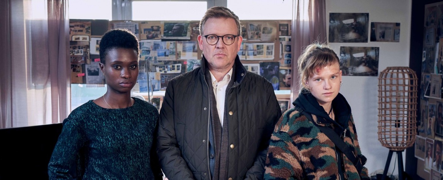 „Breaking Even“: ZDFneo kündigt neue Dramaserie an – Mit Lorna Ishema, Sinje Irslinger und Justus von Dohnányi – Bild: ZDFneo/​Frank Dicks