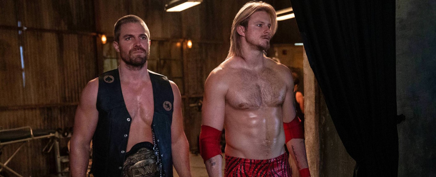 „Heels“: Stephen Amell („Arrow“) in Serie über zweifelnde Männer in Spandex-Strumpfhosen – Review – Sehenswerte Starzplay-Serie um Provinz-Wrestler mit Existenzängsten – Bild: Starz