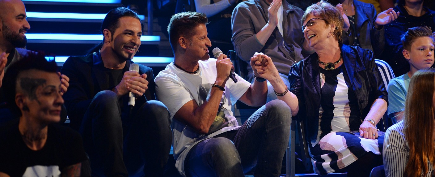 RTL kürt „Germany’s Top 50“ und Bülent Ceylan überrascht vor Weihnachten – Zwei neue Shows im Dezember – Bild: RTL/​Willi Weber