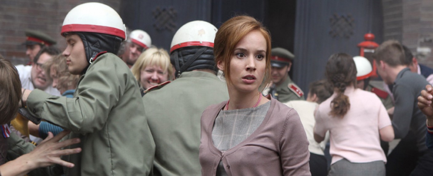 Arte bringt Dreiteiler nach Charles Dickens und weitere Miniserien – „Große Erwartungen“, „Leaving“ und „Burning Bush“ im März – Bild: Arte /​ Beta Film /​ Dusan Martincek