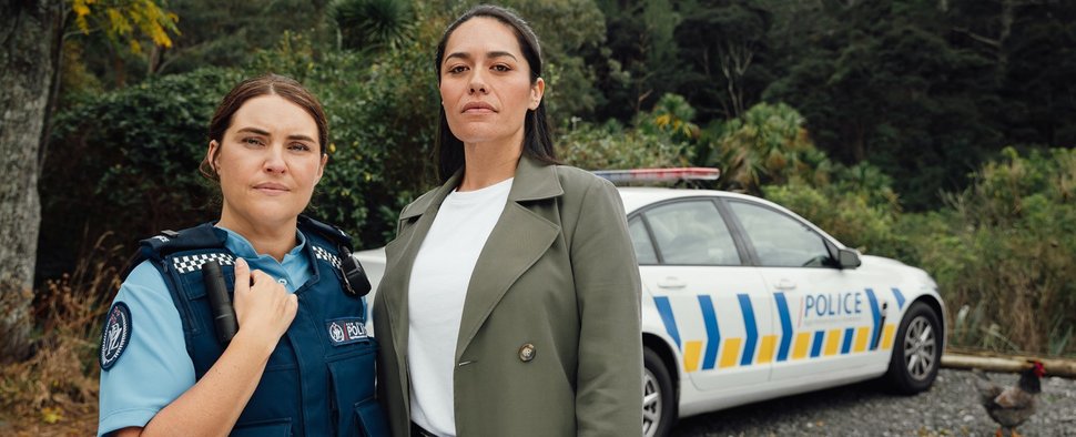 „Bust up“: Deb (Morgana O’Reilly) und Mihi (Roimata Fox) – Bild: ZDF/Julie Zhu