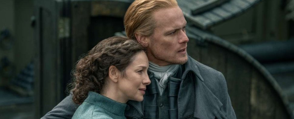 Caitríona Balfe als Claire mit Sam Heughan als Jamie in der siebten Staffel von „Outlander“ – Bild: Starz