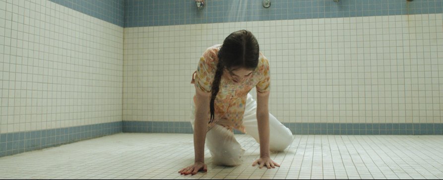 „Carrie“: Neuinterpretation von Stephen Kings Romanklassiker nur halb geglückt – Review – Miniserie bei Prime Video erforscht Angst, Wut und Sehnsüchte einer Teenagerin mit besonderer Gabe – Bild: Prime Video „Carrie“: Neuinterpretation von Stephen Kings Romanklassiker nur halb geglückt – Review – Miniserie bei Prime Video erforscht Angst, Wut und Sehnsüchte einer Teenagerin mit besonderer Gabe – Bild: Prime Video