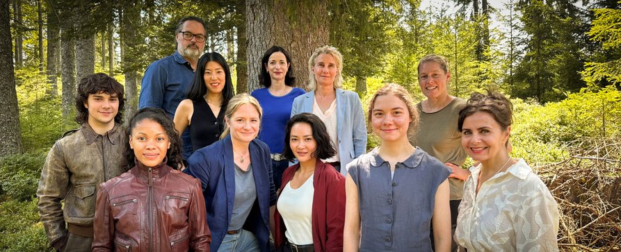 „Keltenburg“: Neue Crime-Serie mit „Der Pass“-Star Julia Jentsch in Arbeit – Drehstart für sechsteilige SWR-Krimiserie mit Mai Duong Kieu („In aller Freundschaft“) – Bild: SWR „Keltenburg“: Neue Crime-Serie mit „Der Pass“-Star Julia Jentsch in Arbeit – Drehstart für sechsteilige SWR-Krimiserie mit Mai Duong Kieu („In aller Freundschaft“) – Bild: SWR