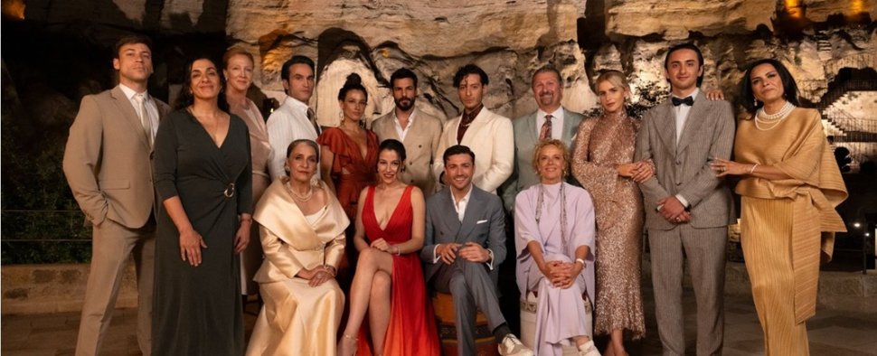 Cast und Crew von „She Said Maybe“ zum Drehstart – Bild: Yigit Eken / Netflix