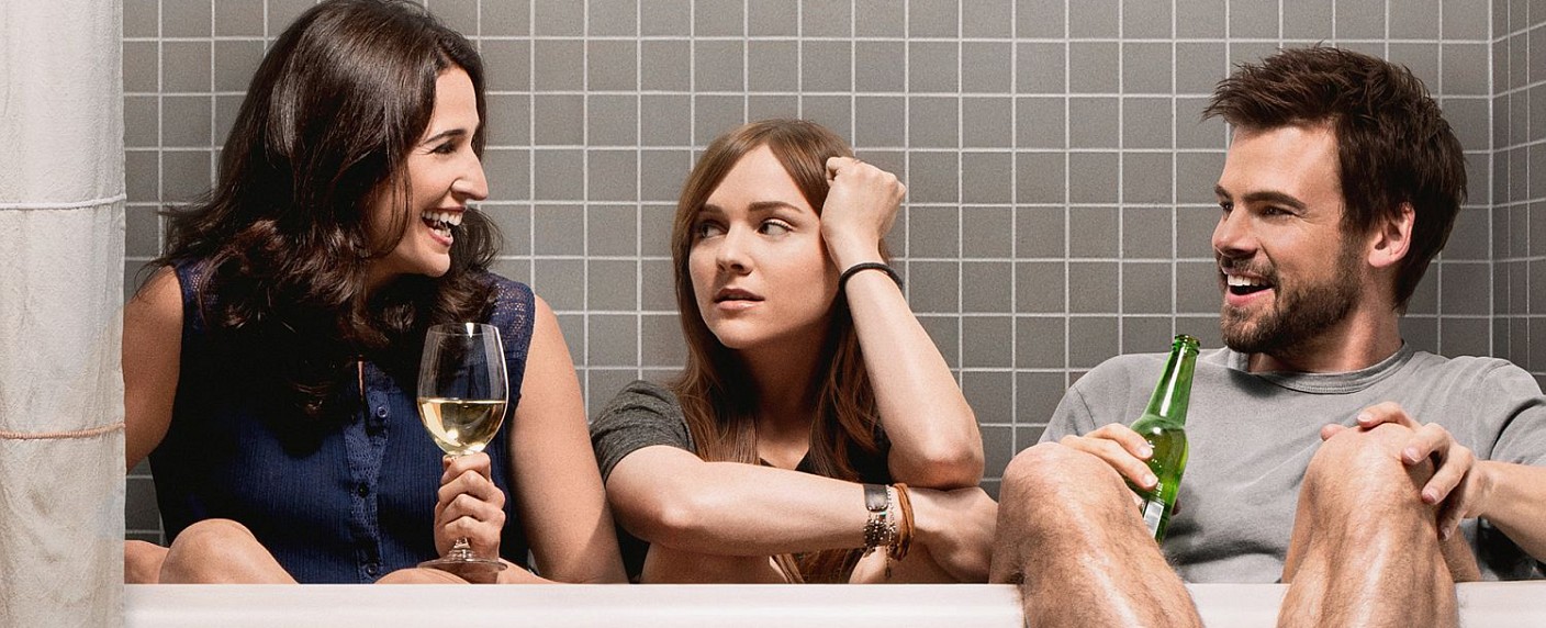 Hulu verkündet Startdaten für „Casual“, „Difficult People“, „East Los High“ – Sommerserien melden sich mit neuen Folgen zurück – Bild: Hulu/​Lionsgate TV