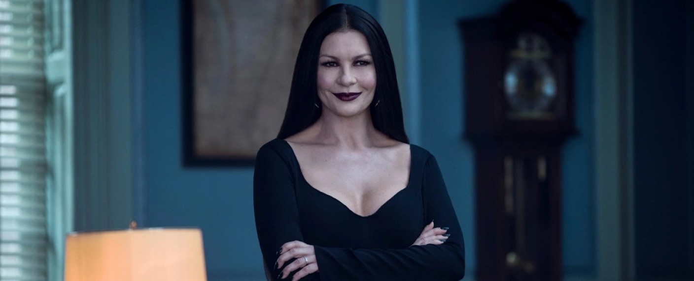 „Kill Jackie“: Thriller mit Catherine Zeta-Jones („Wednesday“) auf der Flucht findet deutsche Heimat – Ehemalige Drogenhändlerin wird von Vergangenheit eingeholt – Bild: Vlad Cioplea /​ Netflix