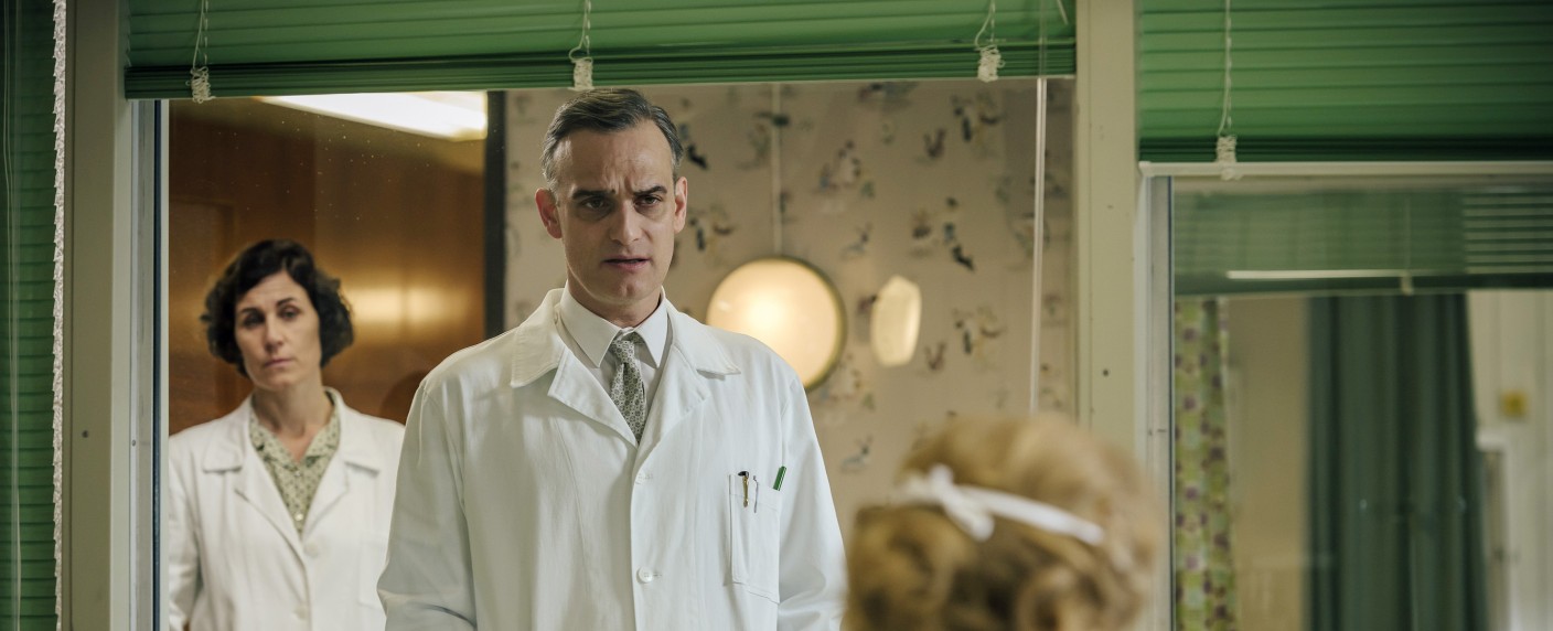 Quoten: „Charité“ feiert tolles Comeback, „DSDS“ schon im Sinkflug – „Wer stiehlt mir die Show?“ überzeugt erneut, „Hot oder Schrott“ dreht später auf – Bild: ARD/​Stanislav Honzik