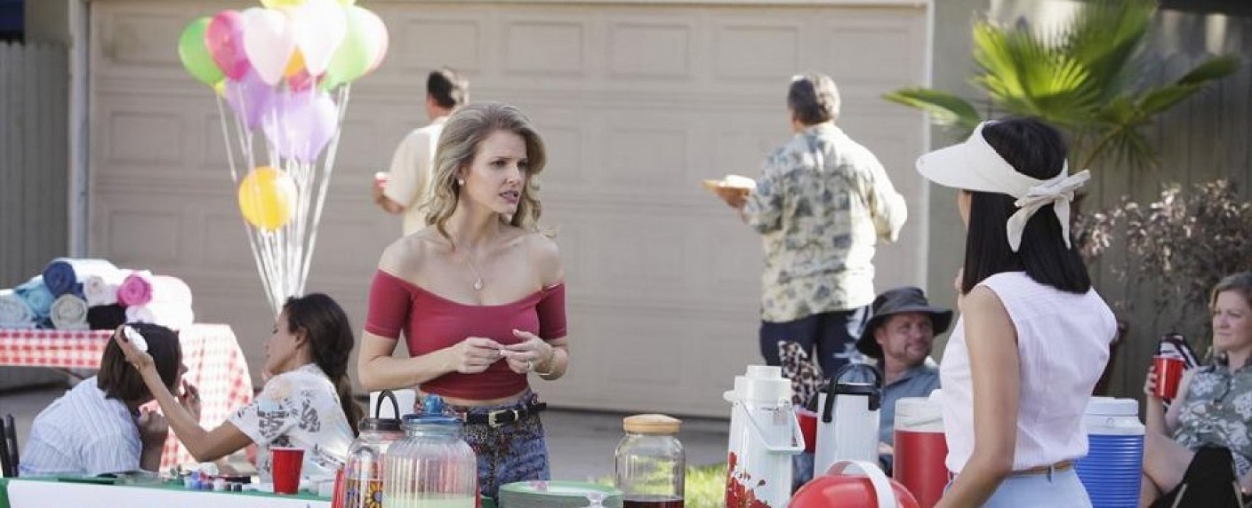 „Fresh Off the Boat“: Chelsey Crisp in den Hauptcast befördert – Nachbarin wird in Staffel zwei mehr zu sehen sein – Bild: ABC