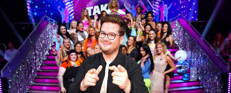 Chris Tall präsentiert „Take Me Out XXL“ – Bild: RTL/Stefan Gregorowius