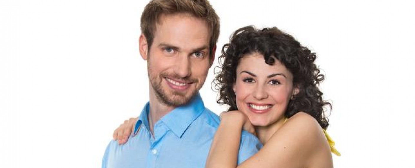 „Sturm der Liebe“ gehen neue Folgen aus – Wiederholung der Staffel mit Liza Tzschirner und Christian Feist – Bild: ARD/​Ralf Wilschewski
