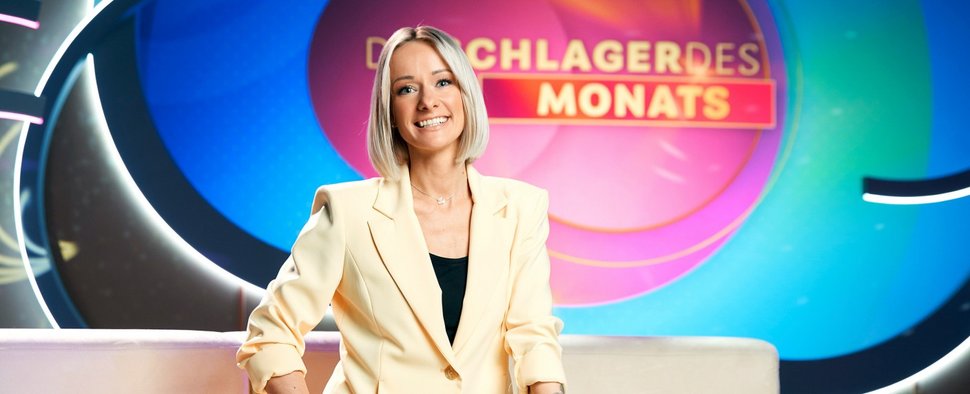 Christin Stark moderiert „Die Schlager des Monats“ – Bild: MDR/Hagen Wolf