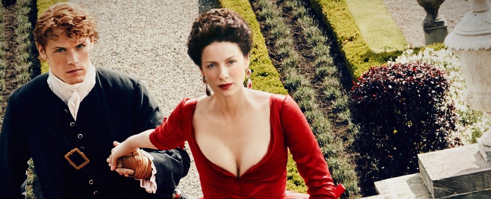 Claire (Caitriona Balfe) und Jamie Fraser (Sam Heughan) in der zweiten Staffel von „Outlander“ – Bild: 2015 Sony Pictures Television Inc.