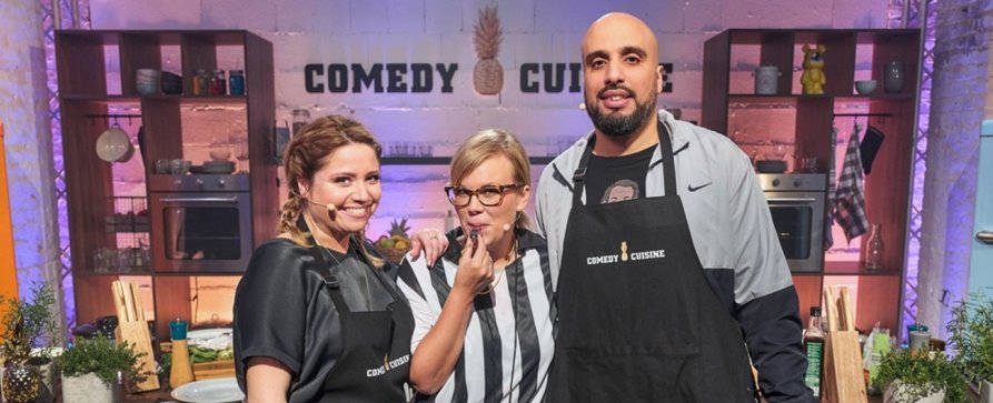 One öffnet die „Comedy Cuisine“ ein zweites Mal – Comedy-Kochshow mit Abdelkarim und Caroline Frier – Bild: WDR/​Frank Dicks
