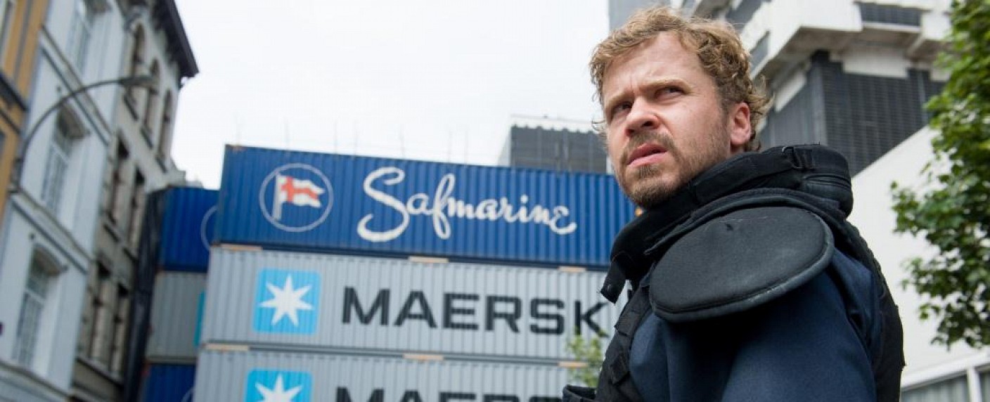 The CW bestellt Piloten bei J.J. Abrams, Tom Kapinos und Julie Plec – Plus: „Geschichten aus der Schattenwelt“ von Orci und Kurtzman – Bild: VTM