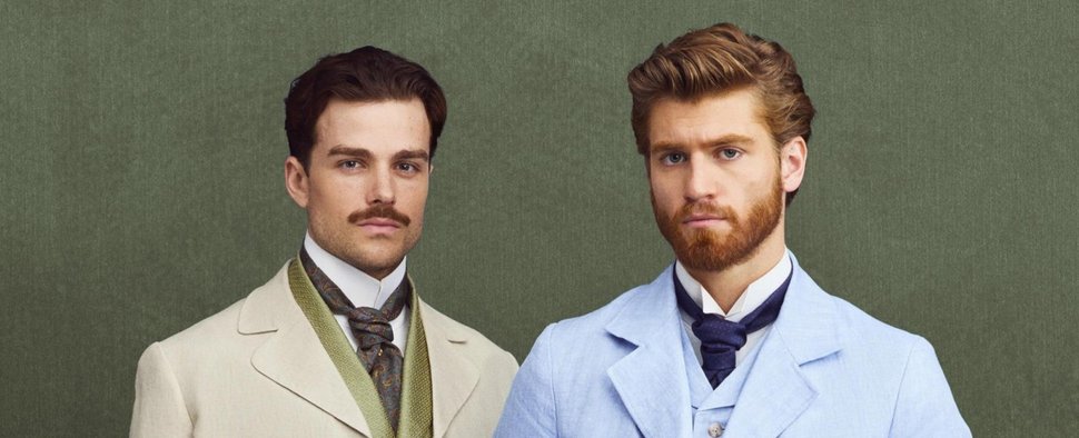 Cousins werden Rivalen: Soames (Joshua Orpin) und Jolyon Forsyte Jr. ( Danny Griffin) in „The Forsytes“ – Bild: 5