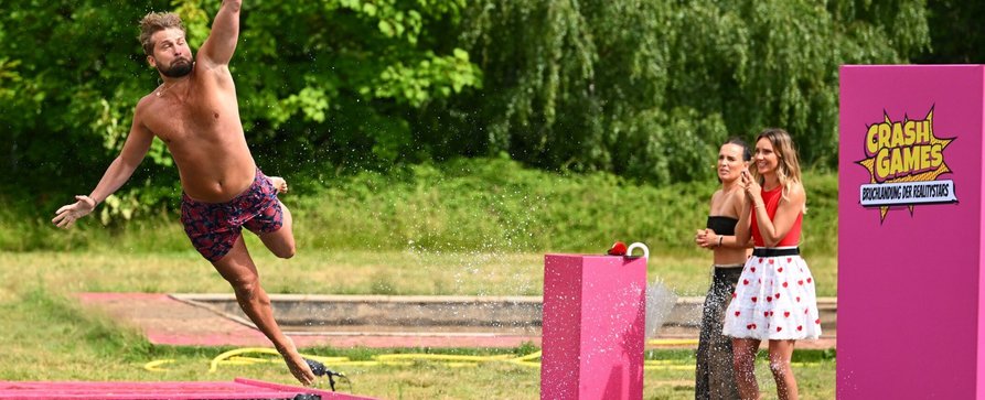 „Crash Games“-Neuauflage wird zur „Bruchlandung der Realitystars“ – Trashige Gameshow kehrt im Herbst zurück – Bild: Joyn/​Willi Weber