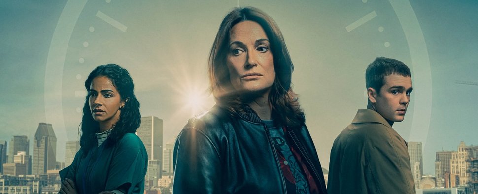 „Curfew“: (v. l.) Manip Gill, Sarah Parish und Mitchell Robertson – Bild: Paramount+