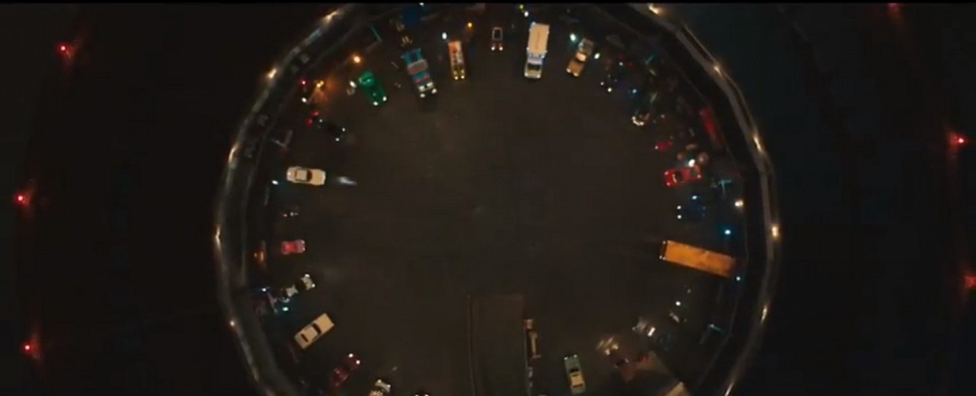 „The Fast and the Furious“ trifft „The Purge“ in neuer Serie „Curfew“ – Anarchistisches Autorennen gegen den totalitären Staat bei Sky – Bild: Sky