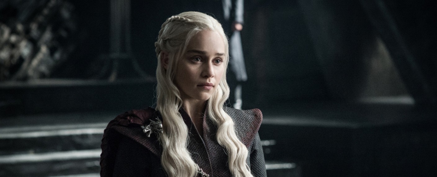 „Game of Thrones“: Emilia Clarke will auf ewig die „Mother of Dragons“ bleiben – Darstellerin würdigt Serienende mit neuem Tattoo – Bild: HBO