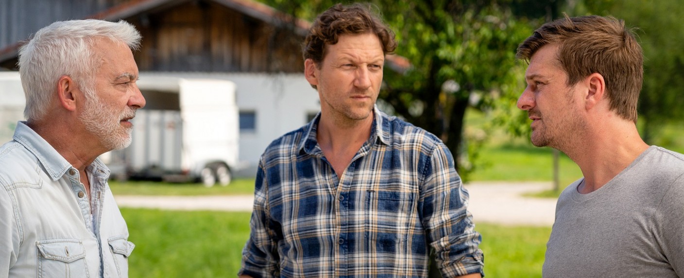 „Daheim in den Bergen“: Neue Folgen der Alpensaga – Mit Matthi Faust, Thomas Unger, Theresa Scholze und Catherine Bode – Bild: ARD Degeto/​Arvid Uhlig