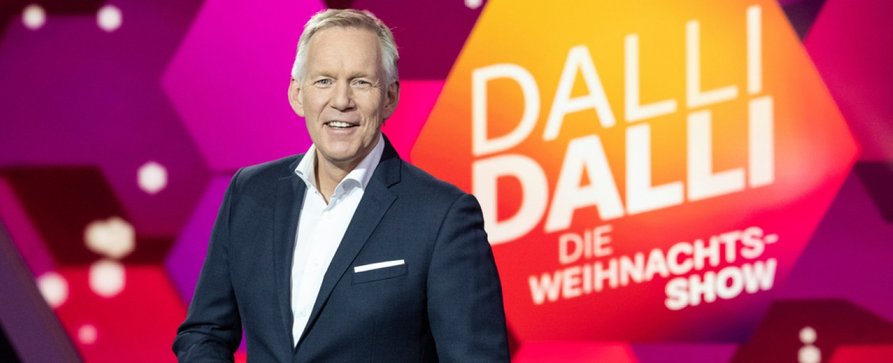 „Dalli Dalli“: Neues Schiedsrichter-Duo und Gäste für Weihnachtsshow 2022 verkündet – Spielshow-Klassiker erstmals auch wieder mit Schnellzeichner – Bild: ZDF/​Sascha Baumann