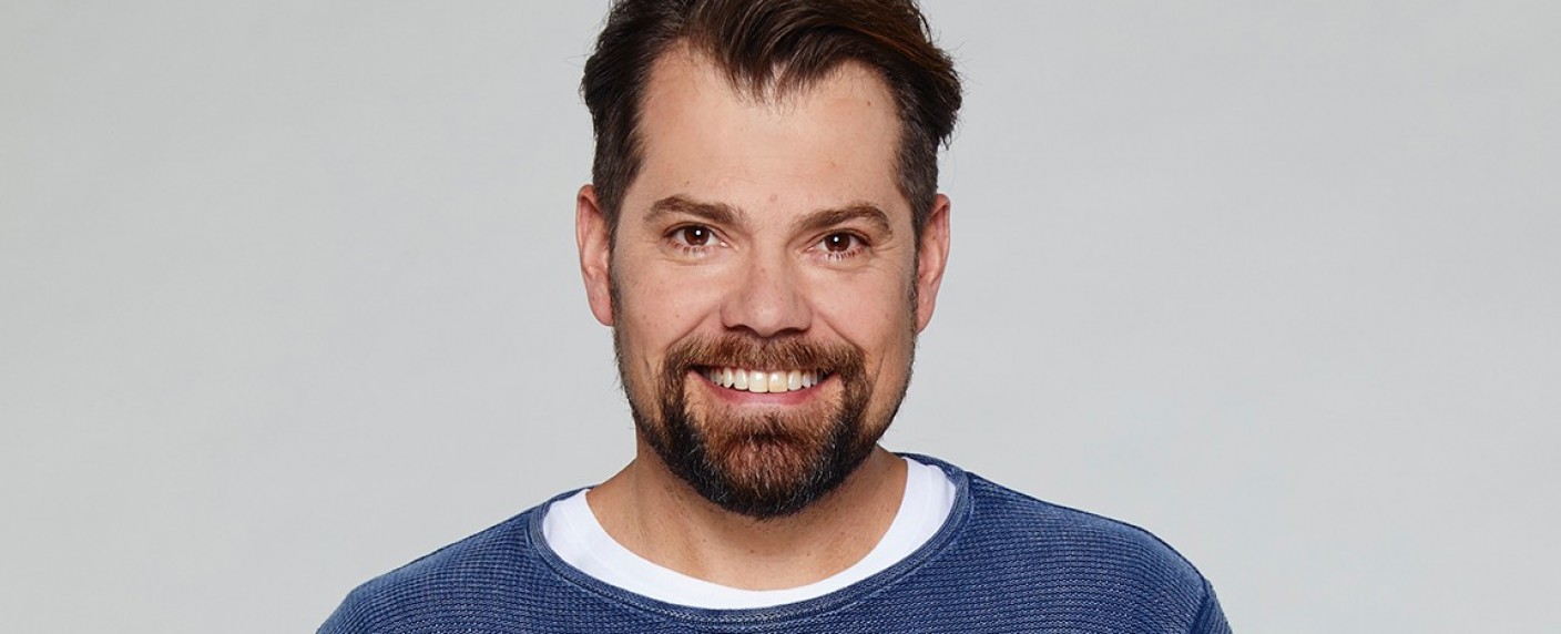 Daniel Fehlow pausiert bei „GZSZ“ und bekommt eigene Serie – Neues Spin-Off über Leon in Arbeit – Bild: TVNOW/​Bernd Jaworek