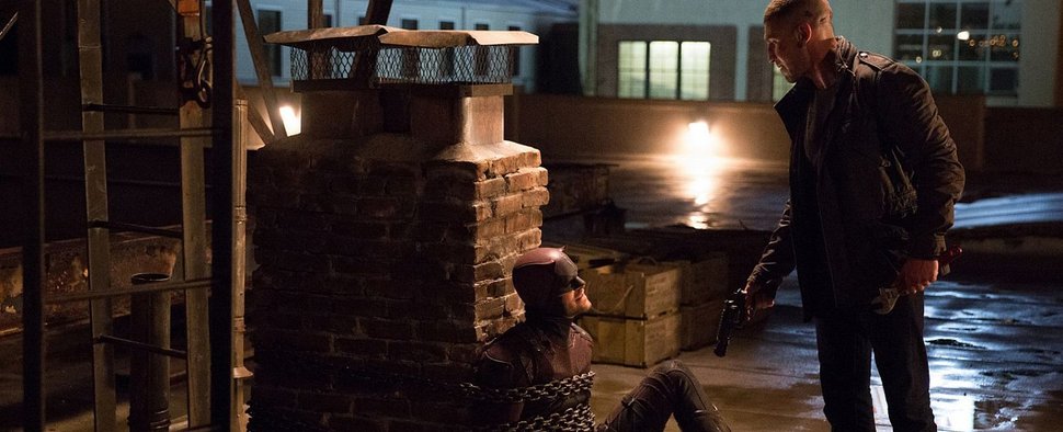 Daredevil (Charlie Cox) gegen Punisher (Jon Bernthal) in „Marvel’s Daredevil“ – Bild: Patrick Harbron/Netflix