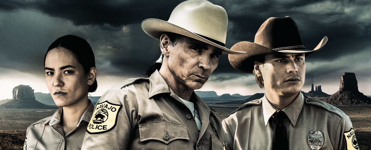 „Dark Winds“: Zweite Staffel der Thrillerserie mit Zahn McClarnon („Fargo“) feiert Deutschlandpremiere – Noir-Western wird von „Game of Thrones“-Autor George R. R. Martin produziert – Bild: AMC