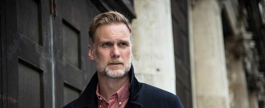 „We Might Regret This“: BBC dreht Dramedy mit Darren Boyd („Killing Eve“) – Diversitäts-Komödie über Freundschaft – Bild: BBC