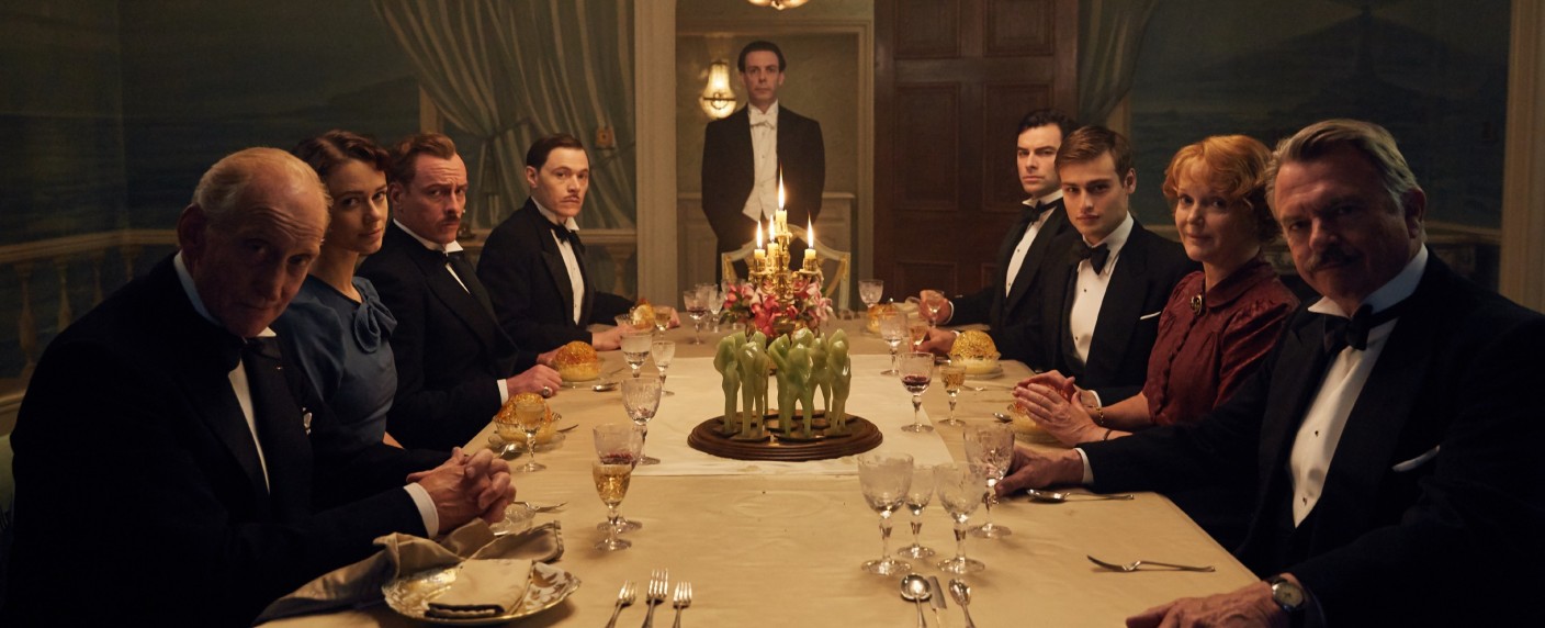 „Und dann gabs keines mehr“: Nitro zeigt Agatha-Christie-Serie im Free-TV – Drei Stunden langes Mörderraten zu Weihnachten – Bild: TVNOW /​ © 2016 A+E Networks