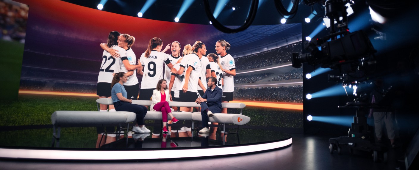 Quoten: Mehr als zehn Millionen sehen EM-Krimi Deutschland – Frankreich im ZDF – Krimi im Ersten und Zaubershow bei RTL auf Verfolgungskurs – Bild: ZDF/​Ralph Orlowski