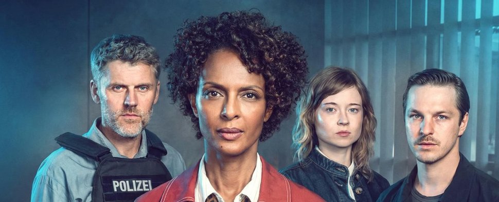 Das „Havelland-Krimi“-Team (v.l.) mit Kommissar Max Zeller (Jens Atzorn), Staatsanwältin Dena Paulos (Dennenesch Zoudé), Jasna Stiegel (Linda Podszus) und Kommissar Lennard Rösken (Anton Dreger) – Bild: ZDF