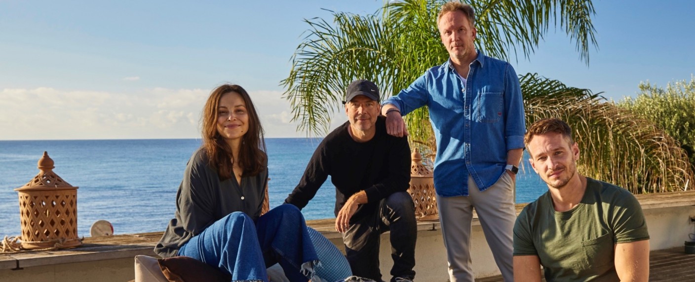 Neues im ZDF-Herzkino: „Hotel Barcelona“ öffnet seine Pforten – Starttermin für Reihe mit Mina Tander und Vladimir Burlakov steht fest – Bild: Dreamtool/​ZDF