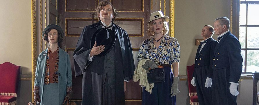 Agatha Christie und zwei berühmte Kollegen ermitteln in neuer BBC-Serie „The Detection Club“ – Goldene Ära der Detektivliteratur diente Zehnteiler als Inspirationsquelle – Bild: BBC Studios/​Jonathan Ford
