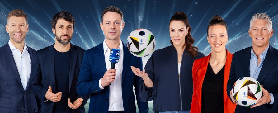 Quoten: Fußball-EM-Übertragung dominiert, aber Hoffnungsschimmer für die Konkurrenz – RTL geht mit eigenem „EM-Studio“ baden – Bild: WDR/​Annika Fußwinkel/​Sebastian Arlt/​Adobe
