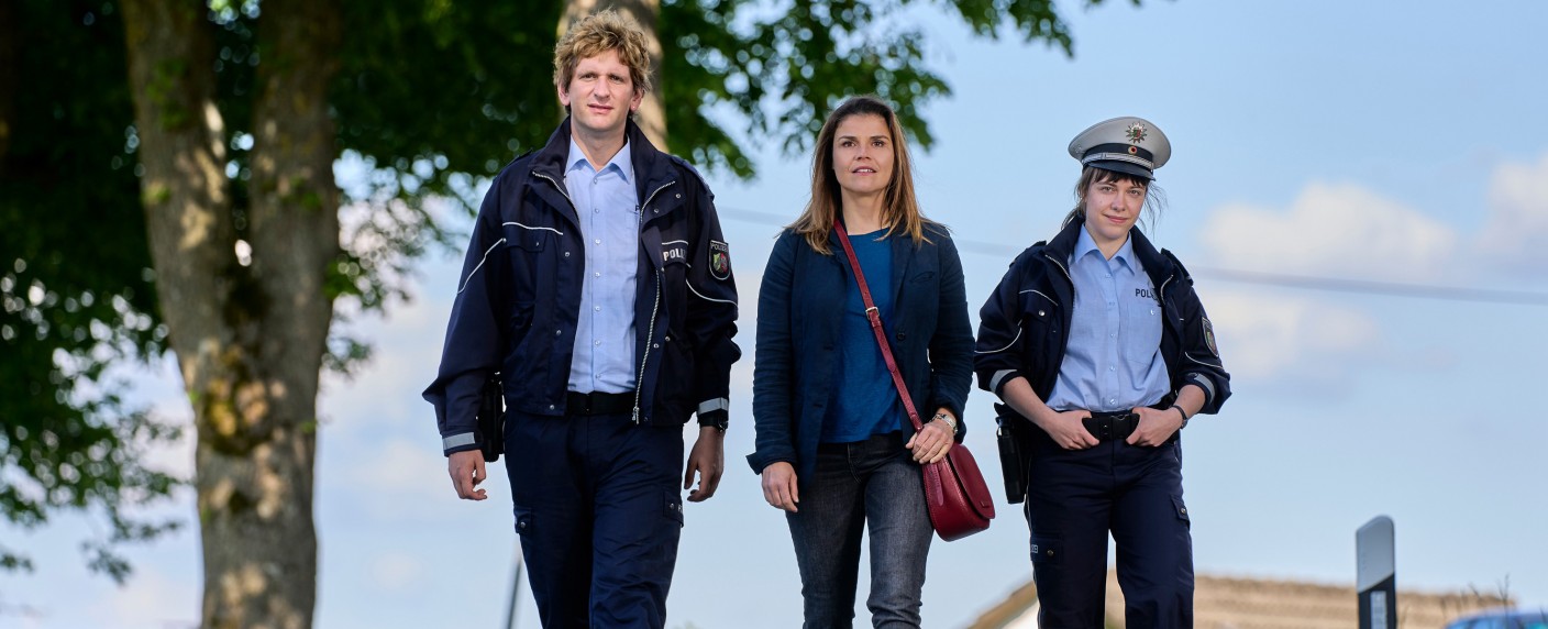 Quoten: „Mord mit Aussicht“ feiert Spitzen-Comeback, „Lucky Stars“ startet mau – Auch „Wildes Wissen“ geht zum Auftakt baden, „Prominent getrennt“ gewinnt leicht dazu – Bild: ARD/​Ben Knabe