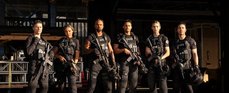 Das neue Team in „S.W.A.T. Exiles“ mit Shemar Moore (3. v. l.) – Bild: Sky Deutschland / Sony Pictures Television