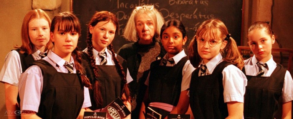 Das Original: „Eine lausige Hexe“ lief 1999 auf dem Kinderkandal – Bild: ITV