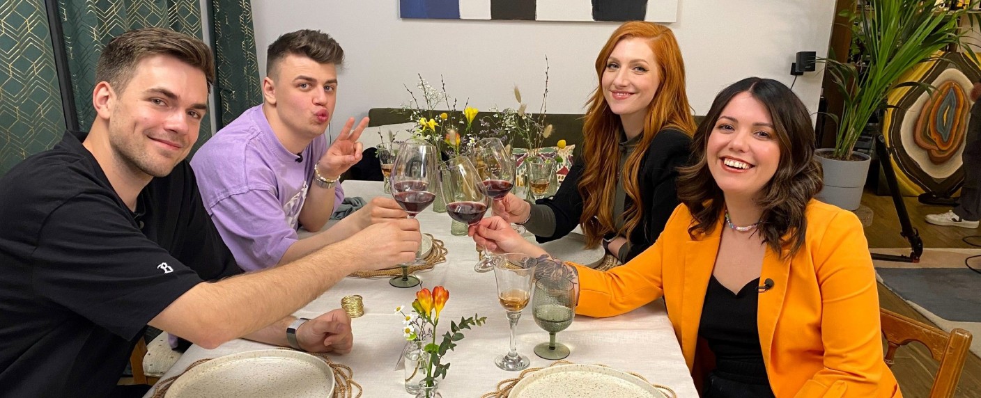 Nach mehrjähriger Pause: VOX bringt „Das perfekte Promi Dinner“ zurück – Mit Mallorca-Stars, Influencern und Datingshow-Teilnehmern – Bild: RTL/​ITV Studios