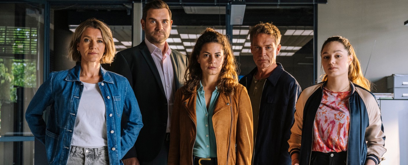 Startschuss für neue „SOKO“-Staffeln: Teams aus Köln, Wismar, Stuttgart und Linz melden sich zurück – ZDF-Vorabendkrimis ab Oktober mit neuen Folgen – Bild: ZDF/​Martin Rottenkolber