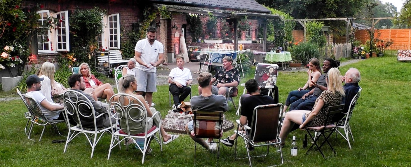 Quoten: RTL-„Sommerhaus“ kehrt mit Reichweitentief zurück, Bud Spencer schlägt bei Kabel Eins zu – „Independence Day“ überzeugt, aber „Late Night Berlin“ schwach wie nie – Bild: RTL