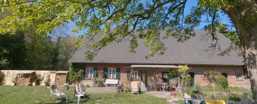 RTL+ macht Sommerhaus ohne Stars: Neuer Ableger angekündigt – „Das Sommerhaus der Normalos“ mit Paaren ohne Promistatus – Bild: RTL