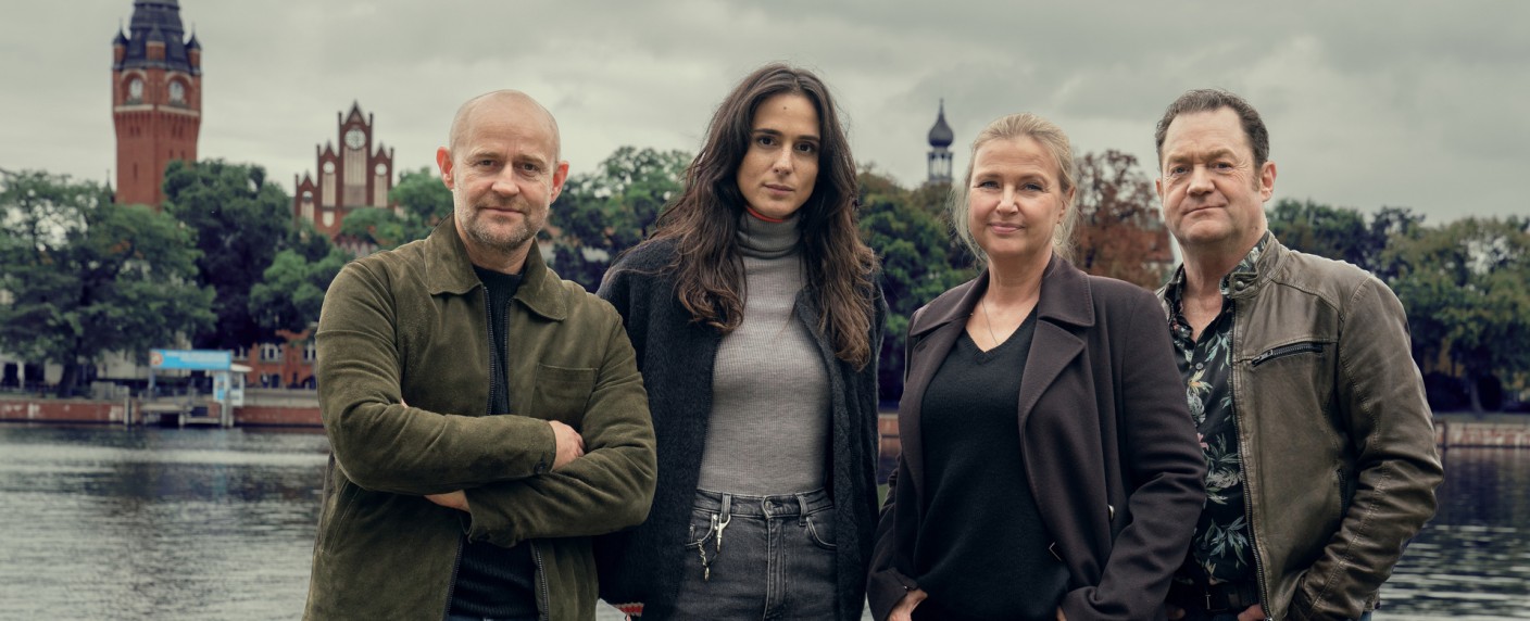 Termin für Crossover von „Jenseits der Spree“ und „Die Chefin“ gefunden – Jürgen Vogel und Katharina Böhm ermitteln erstmals gemeinsam – Bild: ZDF/​Oliver Feist