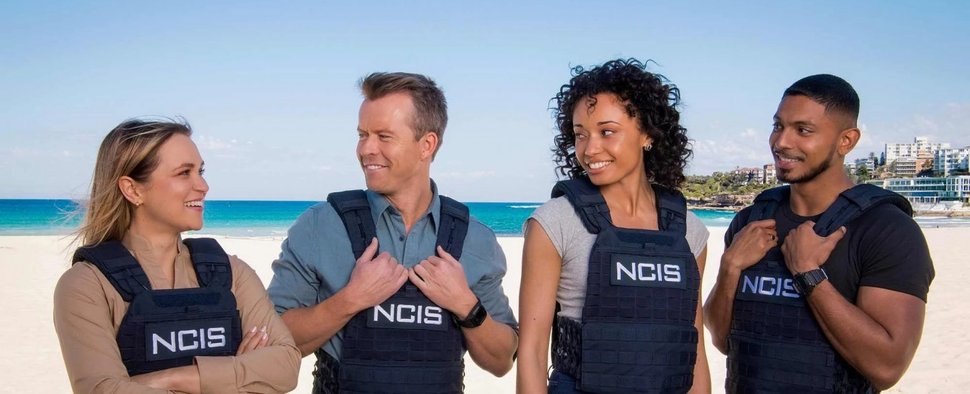Das Team von „NCIS: Sydney“: (v. l.) Evie Cooper (Tuuli Narkle), Jim „JD“ Dempsey (Todd Lasance), Michelle Mackey (Olivia Swann) und DeShawn Jackson (Sean Sagar) – Bild: Paramount+