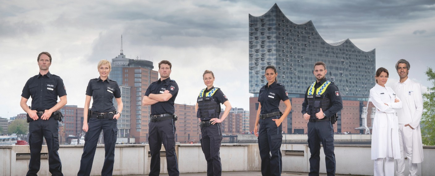 „Notruf Hafenkante“: Aktuelle Folge entfällt wegen Merkel-Abschied – ZDF überträgt Großen Zapfenstreich für die scheidende Bundeskanzlerin – Bild: ZDF/​Boris Laewen