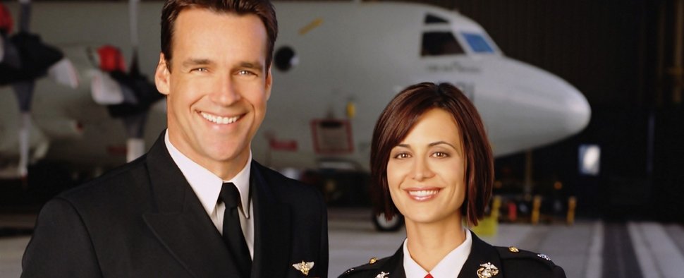 David James Elliott und Catherine Bell in „J.A.G. – Im Auftrag der Ehre“ – Bild: CBS