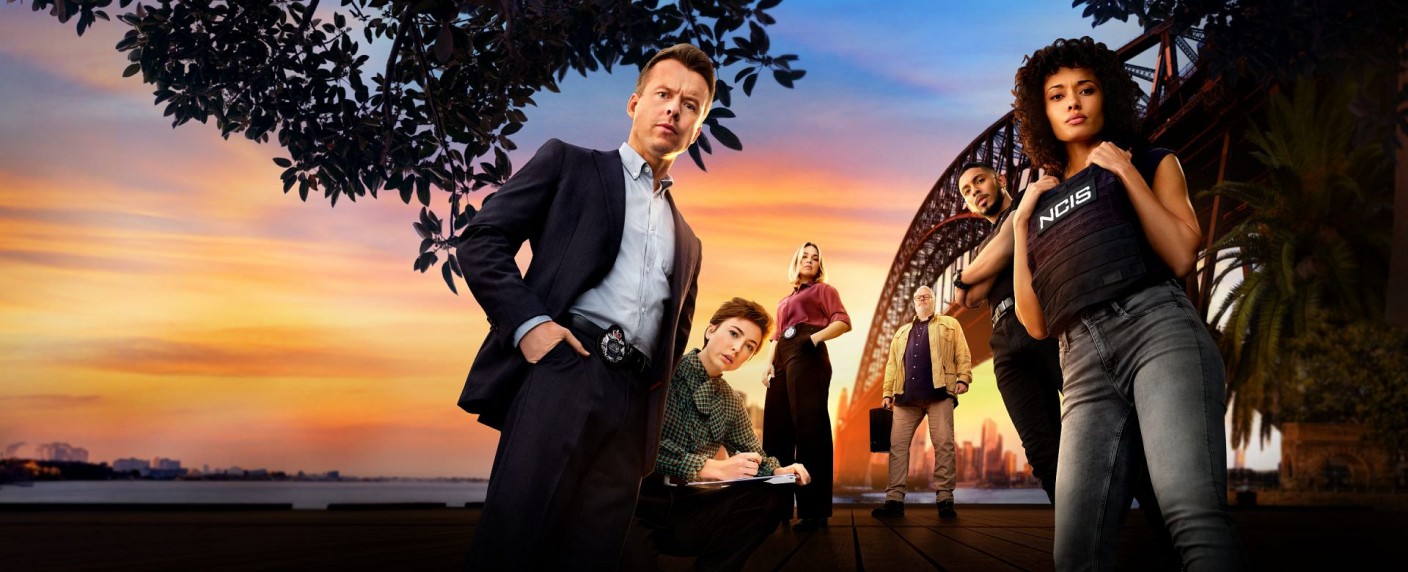 [UPDATE] „NCIS: Sydney“: Trailer zu und Ausblick auf dritte Staffel des „Navy CIS“-Spin-offs – Ermittlerteam aus Down Under von Geistern der Vergangenheit verfolgt – Bild: Paramount+ Australia