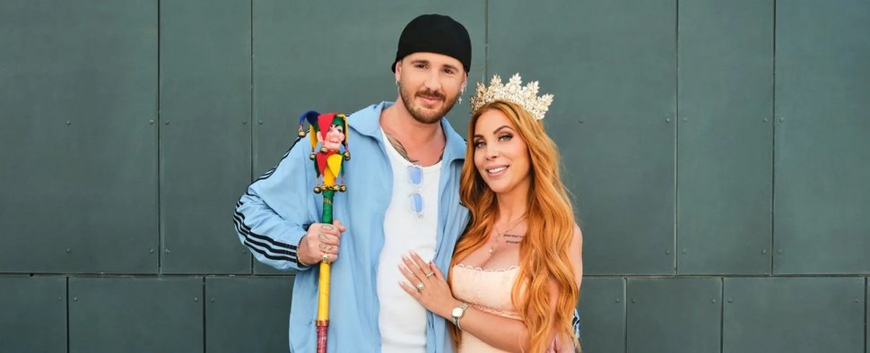Dennis Lodi und Tara Tabitha in „Der Hofnarr liebt die Queen“ – Bild: ProSiebenSat1Puls4